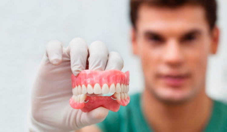 الأطراف الصناعية للأسنان